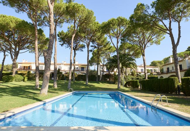 Villa à Llafranc - 1CLOE 01 -Belle maison jumelée avec piscine communautaire située à 750m de la plage de Llafranc,