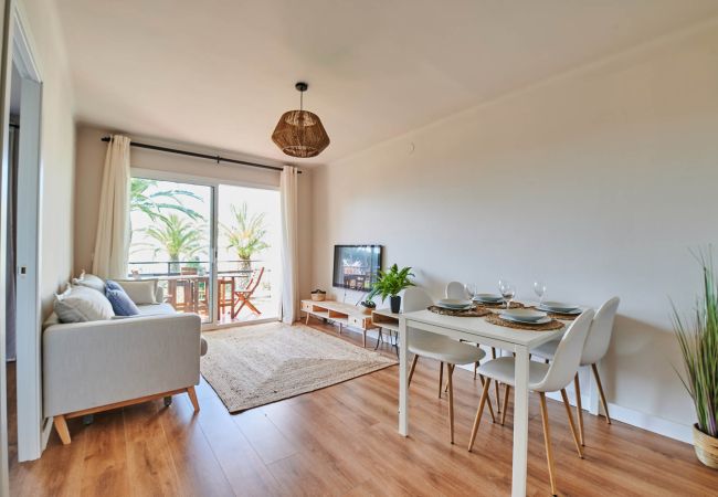 Appartement à Calella de Palafrugell - 1CB - E4 Appartement entièrement rénové avec piscine et jardin situé proche de la plage de Calella de Palafrugell Appartement à Calella de Palafrugell - 1CB - E4 Appartement entièrement rénové avec piscine et jardin situé proche de la plage de Calella de Palafrugell