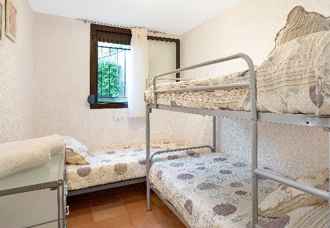Villa à Lloret de Mar - 2DAM01 - Maison accueillante 4 chambres avec piscine privée située dans un quartier calme