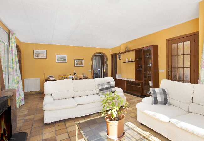 Villa à Blanes - 2DP01 - Maison accueillante de 4 chambres avec jardin et piscine privée située près de la plage Villa à Blanes - 2DP01 - Maison accueillante de 4 chambres avec jardin et piscine privée située près de la plage