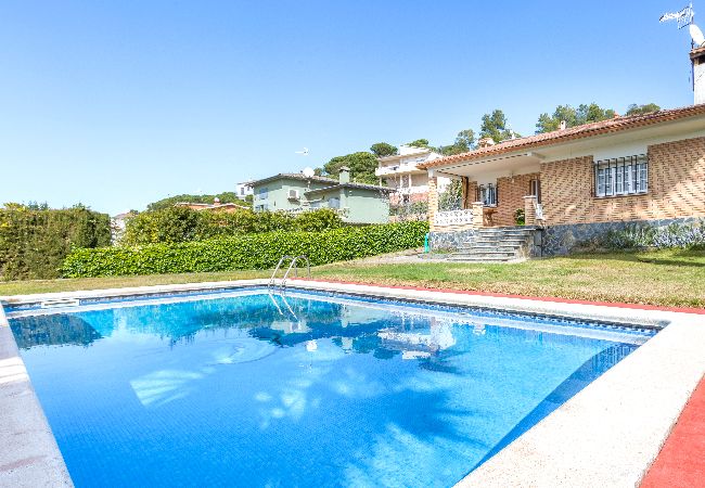 Villa à Lloret de Mar - 2FIN01 - Maison de 3 chambres avec jardin et piscine privée située dans un quartier résidentiel calme Villa à Lloret de Mar - 2FIN01 - Maison de 3 chambres avec jardin et piscine privée située dans un quartier résidentiel calme