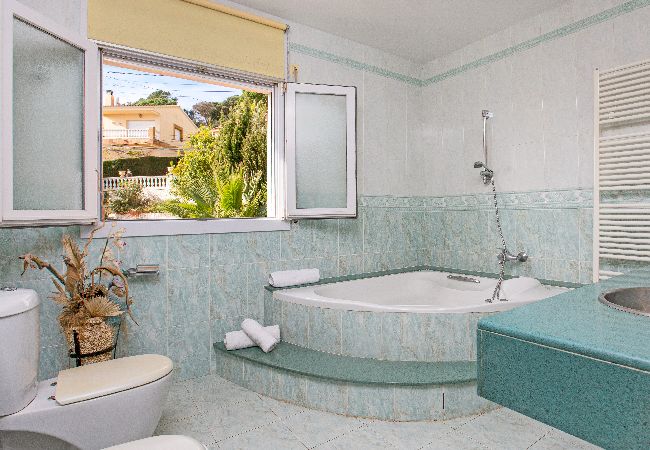 Villa à Lloret de Mar -  2GAR01 - Belle maison avec piscine privée et belle vue mer située près de la plage Villa à Lloret de Mar -  2GAR01 - Belle maison avec piscine privée et belle vue mer située près de la plage