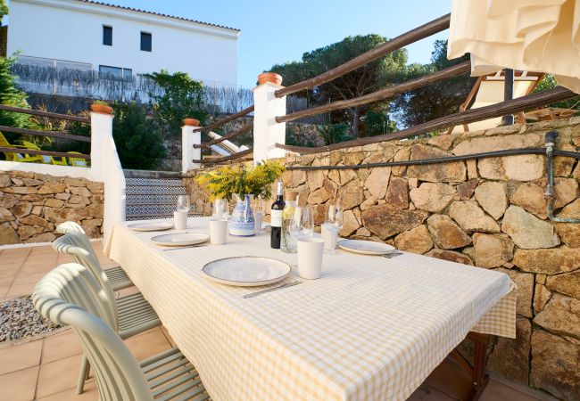 Villa à Lloret de Mar - 2SER01 - Maison de 3 chambres avec piscine privée et vue sur la mer située très près de la plage Villa à Lloret de Mar - 2SER01 - Maison de 3 chambres avec piscine privée et vue sur la mer située très près de la plage