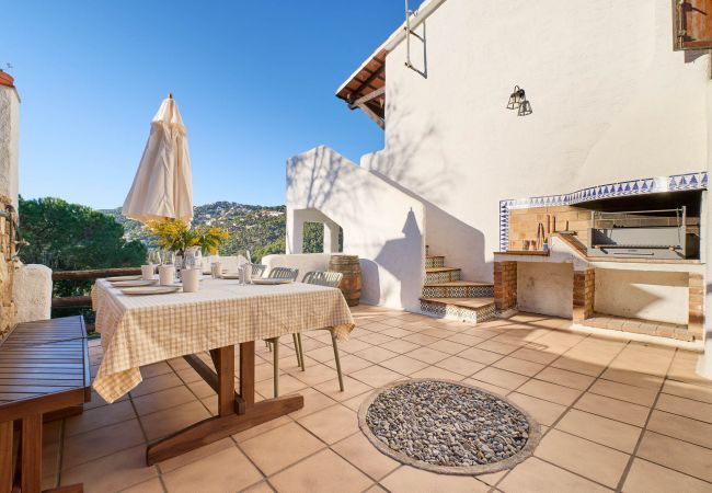 Villa à Lloret de Mar - 2SER01 - Maison de 3 chambres avec piscine privée et vue sur la mer située très près de la plage Villa à Lloret de Mar - 2SER01 - Maison de 3 chambres avec piscine privée et vue sur la mer située très près de la plage