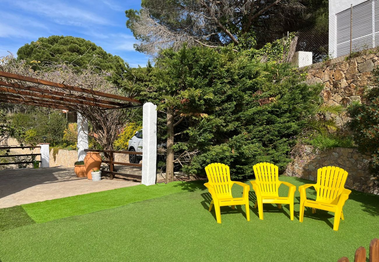 Villa à Lloret de Mar - 2SER01 - Maison de 3 chambres avec piscine privée et vue sur la mer située très près de la plage