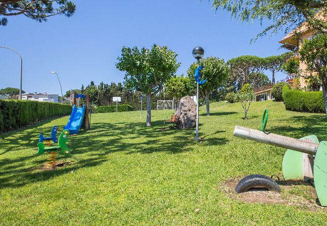 Appartement à Calella de Palafrugell - 1I 58 - Appartement rénové avec piscine commune situé à quelques minutes à pied de la plage de Calella de Palafrugell