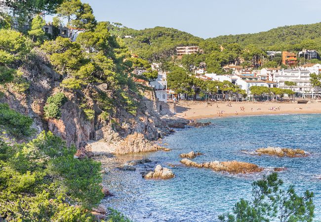 Appartement à Calella de Palafrugell - 1I 58 - Appartement rénové avec piscine commune situé à quelques minutes à pied de la plage de Calella de Palafrugell