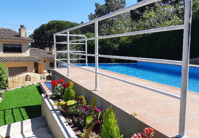 Villa à Lloret de Mar - 2INM01 - Maison de 4 chambres avec piscine privée et jardin située à Lloret de Mar près de la plage. Villa à Lloret de Mar - 2INM01 - Maison de 4 chambres avec piscine privée et jardin située à Lloret de Mar près de la plage.