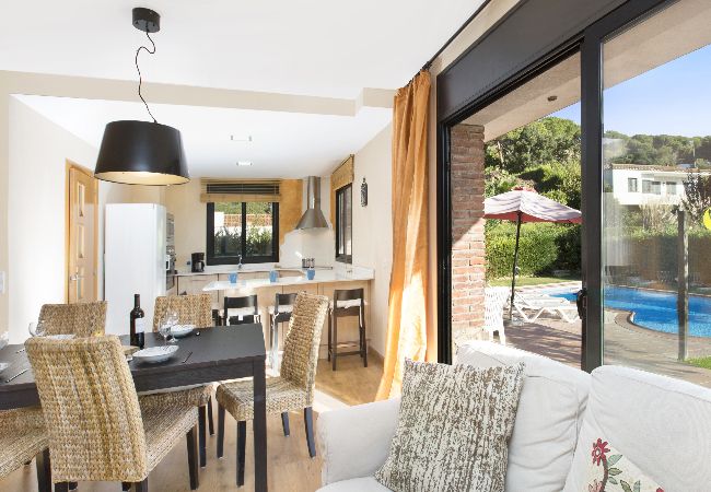 Villa à Lloret de Mar -  2LLEV02 -Belle maison pour 8 personnes avec piscine privée située dans un quartier calme proche de la plage Villa à Lloret de Mar -  2LLEV02 -Belle maison pour 8 personnes avec piscine privée située dans un quartier calme proche de la plage