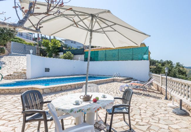 Villa à Vidreres - 2MARI01 - Maison avec 6 chambres et piscine privée située dans un quartier calme Villa à Vidreres - 2MARI01 - Maison avec 6 chambres et piscine privée située dans un quartier calme