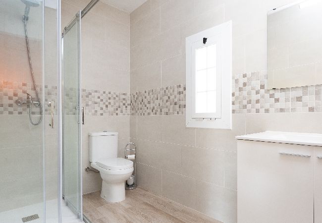 Villa à Vidreres - 2MARI01 - Maison avec 6 chambres et piscine privée située dans un quartier calme Villa à Vidreres - 2MARI01 - Maison avec 6 chambres et piscine privée située dans un quartier calme