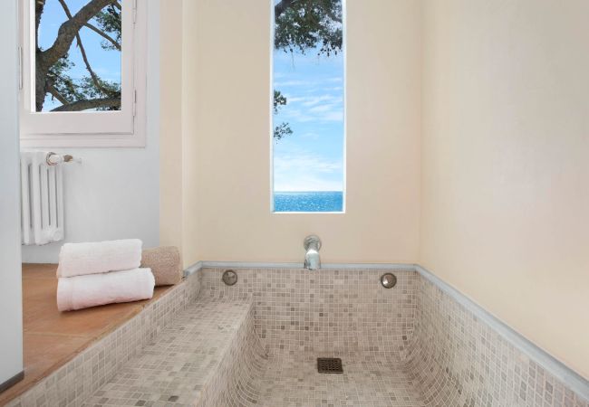 Villa à Llafranc - 1MARINE 01 - Maison avec vue spectaculaire sur la mer située dans une zone privilégiée sur le magnifique sentier côtier  Villa à Llafranc - 1MARINE 01 - Maison avec vue spectaculaire sur la mer située dans une zone privilégiée sur le magnifique sentier côtier