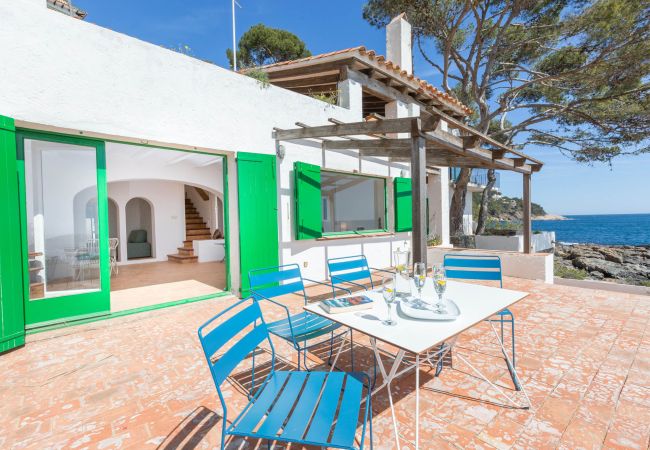 Villa à Llafranc - 1MARINE 01 - Maison avec vue spectaculaire sur la mer située dans une zone privilégiée sur le magnifique sentier côtier  Villa à Llafranc - 1MARINE 01 - Maison avec vue spectaculaire sur la mer située dans une zone privilégiée sur le magnifique sentier côtier