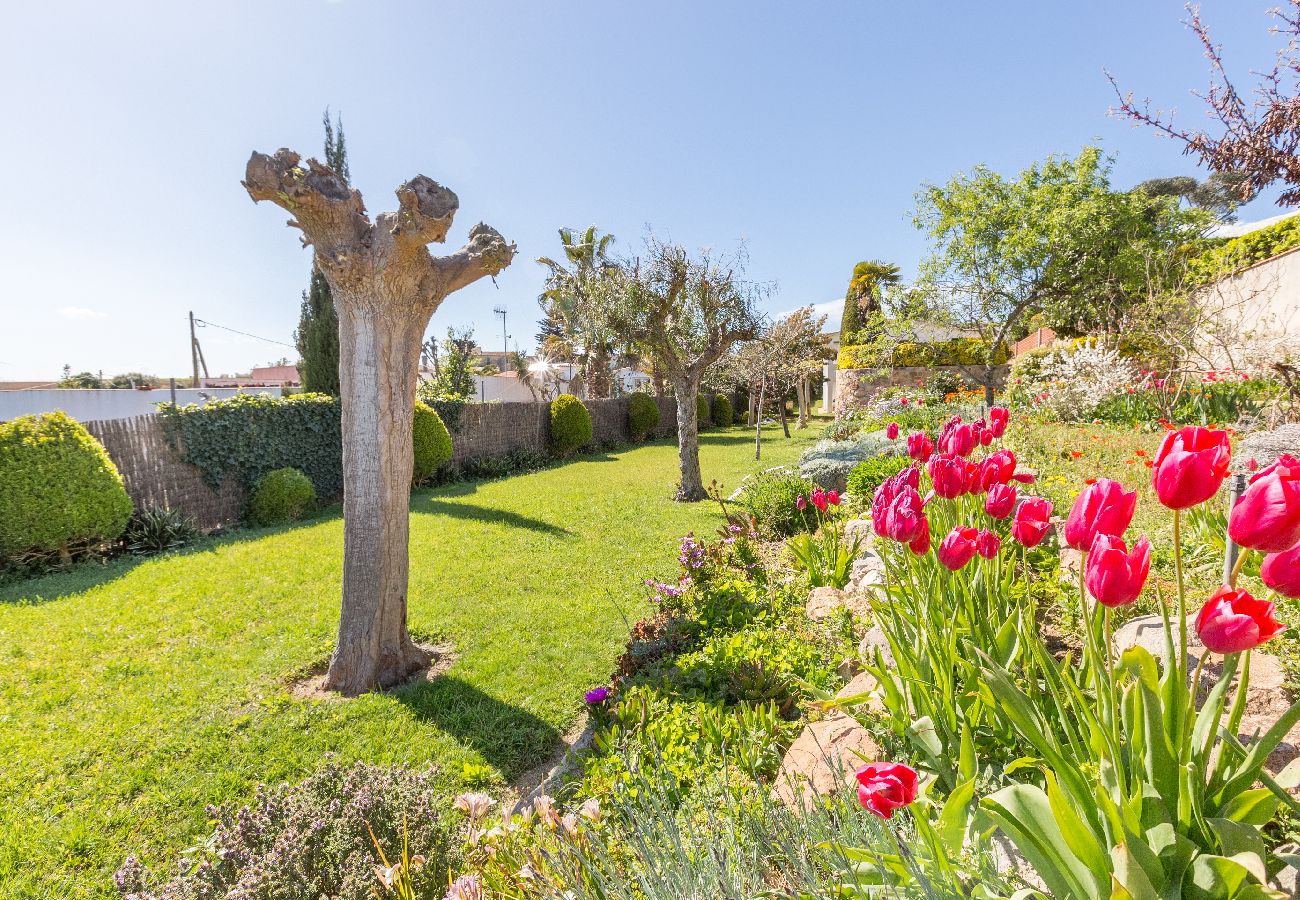 Villa à Blanes - 2MG01 - Maison pour 6 personnes avec jardin et piscine privée située près de la plage de Blanes