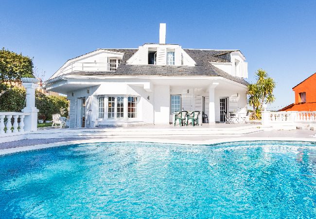 Villa à Blanes - 2MONTEM01 - Belle maison pour 9 personnes avec jardin et piscine privée située près de la plage de Blanes Villa à Blanes - 2MONTEM01 - Belle maison pour 9 personnes avec jardin et piscine privée située près de la plage de Blanes