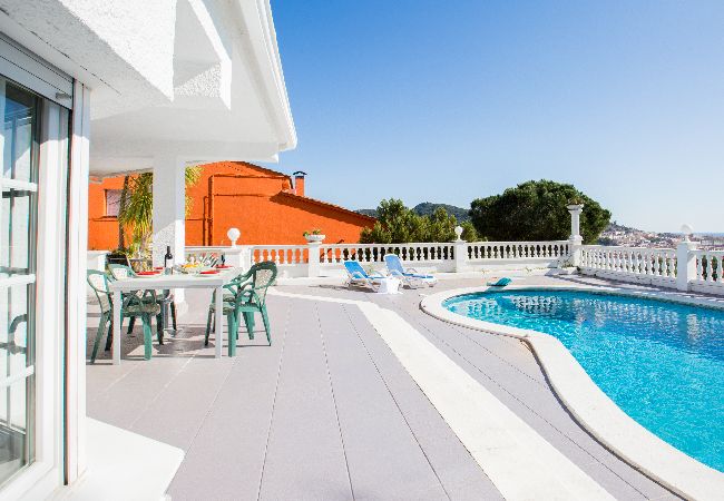 Villa à Blanes - 2MONTEM01 - Belle maison pour 9 personnes avec jardin et piscine privée située près de la plage de Blanes