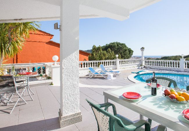 Villa à Blanes - 2MONTEM01 - Belle maison pour 9 personnes avec jardin et piscine privée située près de la plage de Blanes Villa à Blanes - 2MONTEM01 - Belle maison pour 9 personnes avec jardin et piscine privée située près de la plage de Blanes