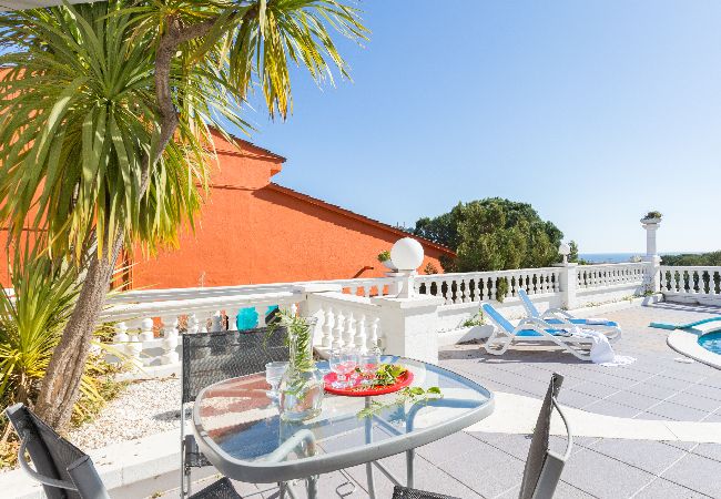Villa à Blanes - 2MONTEM01 - Belle maison pour 9 personnes avec jardin et piscine privée située près de la plage de Blanes Villa à Blanes - 2MONTEM01 - Belle maison pour 9 personnes avec jardin et piscine privée située près de la plage de Blanes