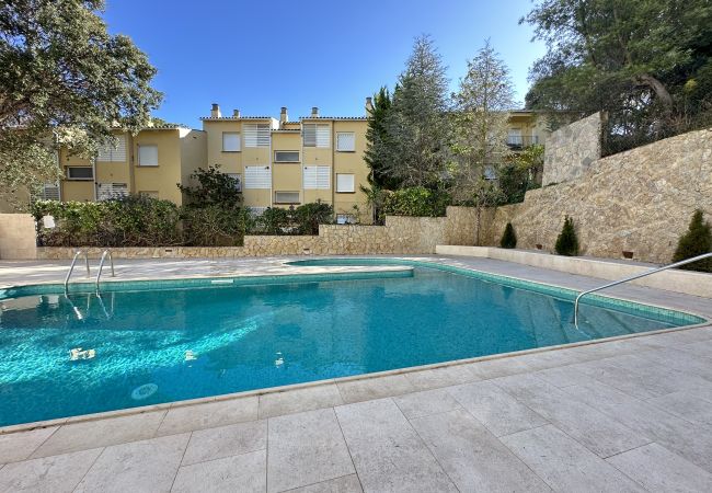 Appartement à Llafranc - 1OREN 01 - Appartement simple avec piscine commune situé à quelques minutes à pied de la plage de Llafranc Appartement à Llafranc - 1OREN 01 - Appartement simple avec piscine commune situé à quelques minutes à pied de la plage de Llafranc
