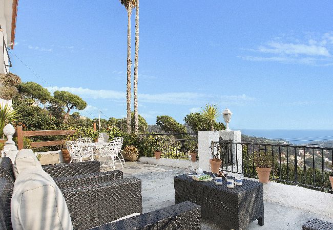 Villa à Lloret de Mar - 2PAL01- Maison avec piscine privée et belle vue mer située près de la plage Villa à Lloret de Mar - 2PAL01- Maison avec piscine privée et belle vue mer située près de la plage
