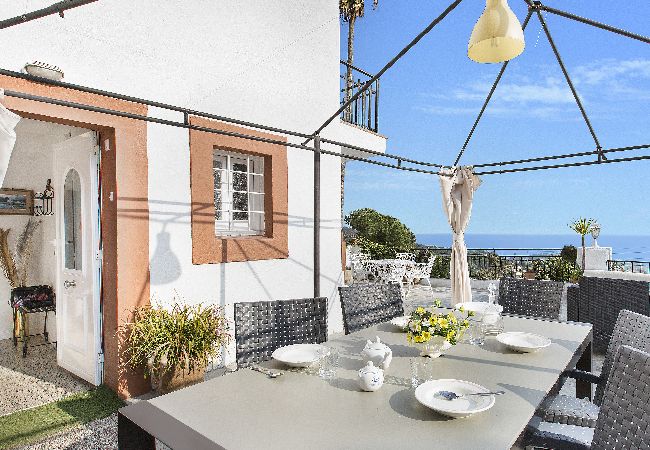 Villa à Lloret de Mar - 2PAL01- Maison avec piscine privée et belle vue mer située près de la plage Villa à Lloret de Mar - 2PAL01- Maison avec piscine privée et belle vue mer située près de la plage