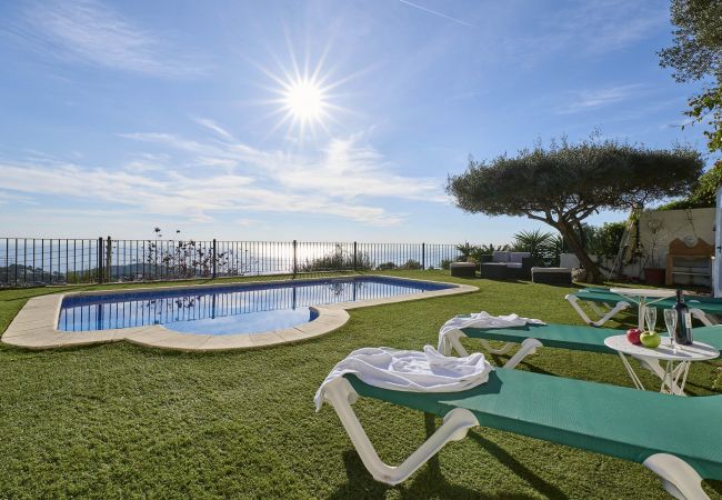 Villa à Lloret de Mar - 2PAL01- Maison avec piscine privée et belle vue mer située près de la plage Villa à Lloret de Mar - 2PAL01- Maison avec piscine privée et belle vue mer située près de la plage