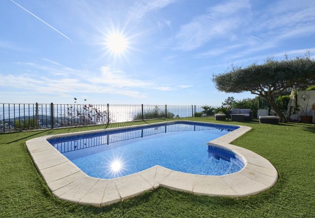 Villa à Lloret de Mar - 2PAL01- Maison avec piscine privée et belle vue mer située près de la plage
