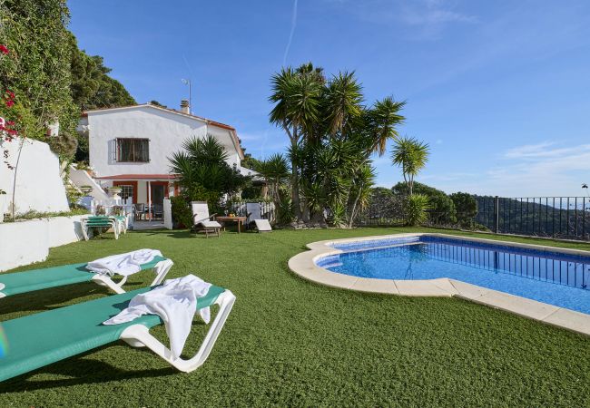 Villa à Lloret de Mar - 2PAL01- Maison avec piscine privée et belle vue mer située près de la plage Villa à Lloret de Mar - 2PAL01- Maison avec piscine privée et belle vue mer située près de la plage