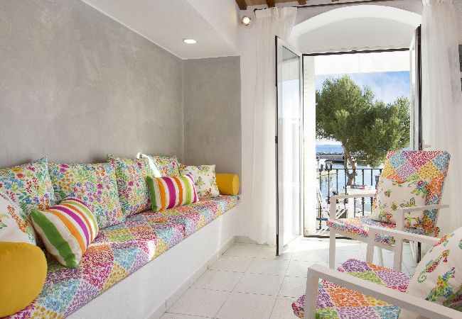 Appartement à Llafranc - 1PAQ01 - Bel appartement situé dans un endroit idyllique sur le front de mer en face de la plage de Llafranc avec une vue magnifique sur la mer! 