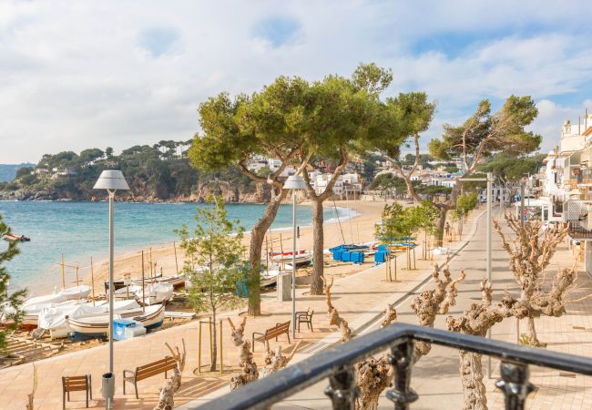Appartement à Llafranc - 1PAQ01 - Bel appartement situé dans un endroit idyllique sur le front de mer en face de la plage de Llafranc avec une vue magnifique sur la mer!  Appartement à Llafranc - 1PAQ01 - Bel appartement situé dans un endroit idyllique sur le front de mer en face de la plage de Llafranc avec une vue magnifique sur la mer!