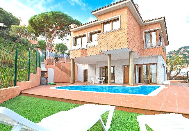Villa à Lloret de Mar -  2PAU01- Belle maison pour 8 personnes avec piscine privée située près de la plage de Lloret de Mar Villa à Lloret de Mar -  2PAU01- Belle maison pour 8 personnes avec piscine privée située près de la plage de Lloret de Mar