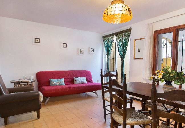 Appartement à Llafranc - 1PLG PL - Appartement basique avec 3 chambres à seulement 150 mètres de la plage magnifique de Llafranc, Appartement à Llafranc - 1PLG PL - Appartement basique avec 3 chambres à seulement 150 mètres de la plage magnifique de Llafranc,