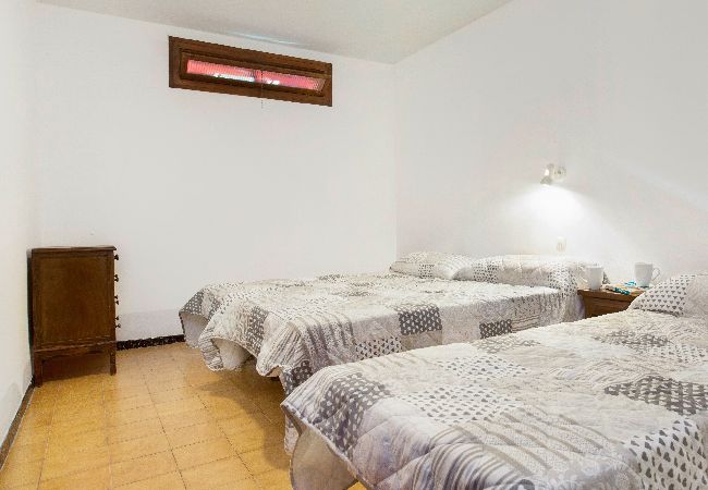 Appartement à Llafranc - 1PLG PL - Appartement basique avec 3 chambres à seulement 150 mètres de la plage magnifique de Llafranc, Appartement à Llafranc - 1PLG PL - Appartement basique avec 3 chambres à seulement 150 mètres de la plage magnifique de Llafranc,