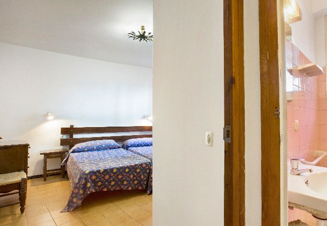 Appartement à Llafranc - 1PLG PL - Appartement basique avec 3 chambres à seulement 150 mètres de la plage magnifique de Llafranc, Appartement à Llafranc - 1PLG PL - Appartement basique avec 3 chambres à seulement 150 mètres de la plage magnifique de Llafranc,