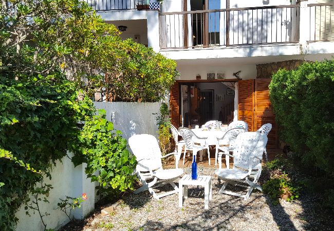 Villa à Calella de Palafrugell - 1PX 65 - Maison confortable pour 8 personnes avec piscine commune à 800m de la plage de Calella de Palafrugell