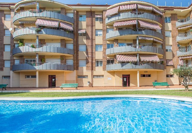 Appartement à Lloret de Mar - 2ROS01 -Appartement de 3 chambres avec piscine situé près de la plage de Fenals (Lloret de Mar)