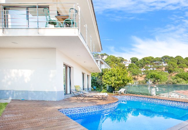 Villa à Lloret de Mar - 2SANT01 - Belle maison pour 8 personnes avec piscine privée et vue imprenable sur la mer située près de la plage