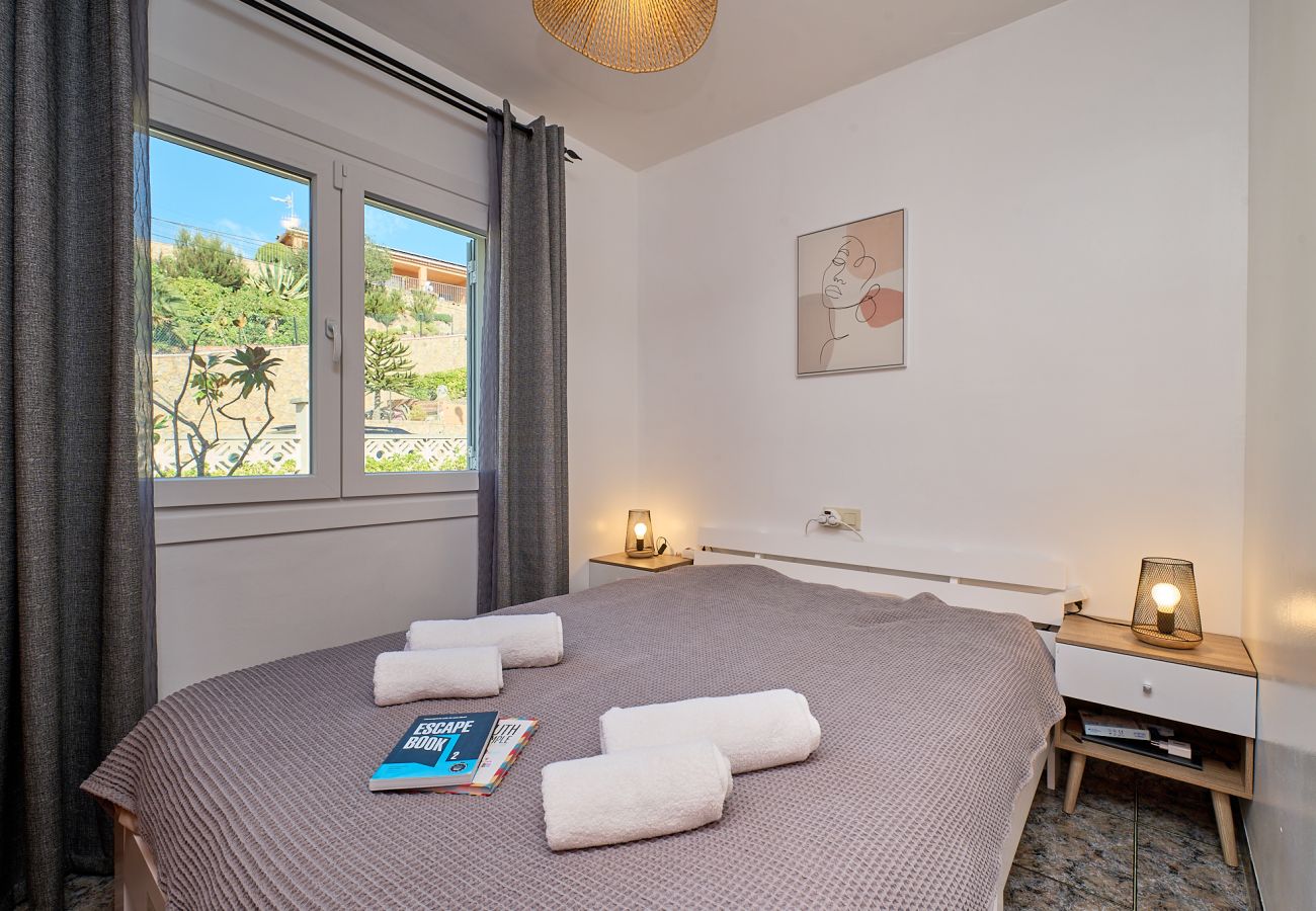 Villa à Lloret de Mar - 2SOPH01 - Maison cosy avec piscine privée pour 8 personnes située dans un quartier résidentiel très calme.