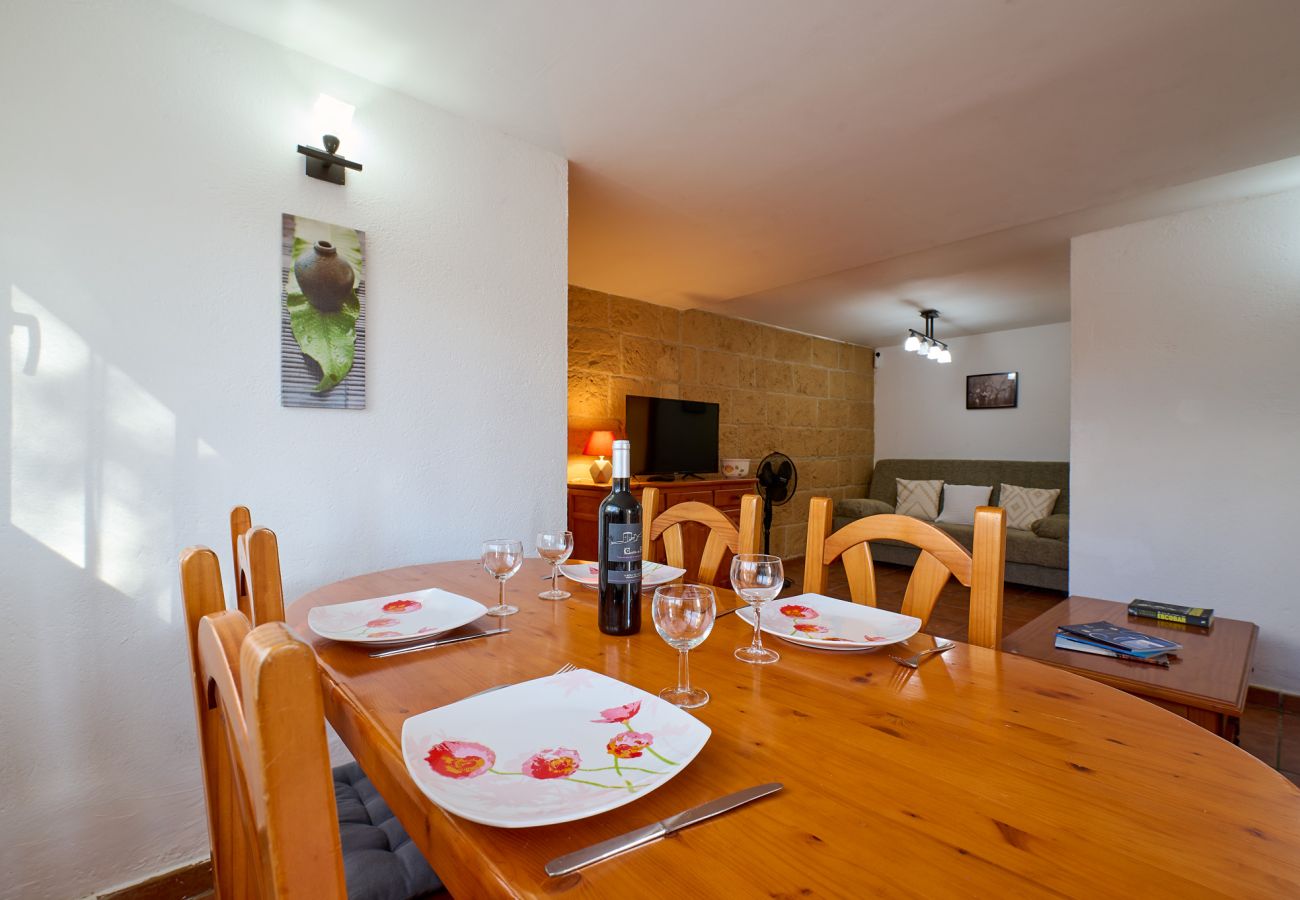 Villa à Lloret de Mar - 2SOPH01 - Maison cosy avec piscine privée pour 8 personnes située dans un quartier résidentiel très calme.