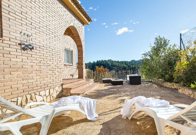 Villa à Vidreres - 2SOT01 - Jolie maison pour 8 personnes avec piscine privée située dans un quartier résidentiel calme