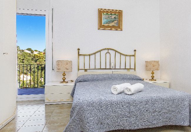 Villa à Lloret de Mar - 2TER01 - Maison de 3 chambres avec piscine privée située dans un quartier résidentiel très calme à 7 kms de la plage de Lloret de Mar Villa à Lloret de Mar - 2TER01 - Maison de 3 chambres avec piscine privée située dans un quartier résidentiel très calme à 7 kms de la plage de Lloret de Mar