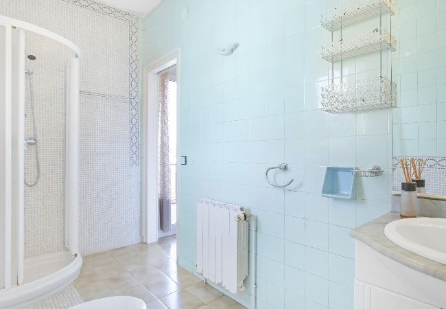 Villa à Lloret de Mar - 2TER01 - Maison de 3 chambres avec piscine privée située dans un quartier résidentiel très calme à 7 kms de la plage de Lloret de Mar Villa à Lloret de Mar - 2TER01 - Maison de 3 chambres avec piscine privée située dans un quartier résidentiel très calme à 7 kms de la plage de Lloret de Mar