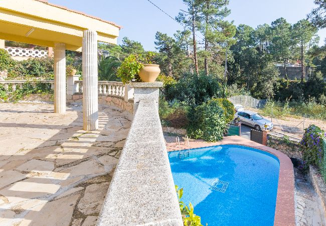 Villa à Lloret de Mar -  2TOR22 - Maison de 4 chambres avec piscine privée située dans un quartier calme à seulement 7 km de la plage de Lloret de Mar Villa à Lloret de Mar -  2TOR22 - Maison de 4 chambres avec piscine privée située dans un quartier calme à seulement 7 km de la plage de Lloret de Mar