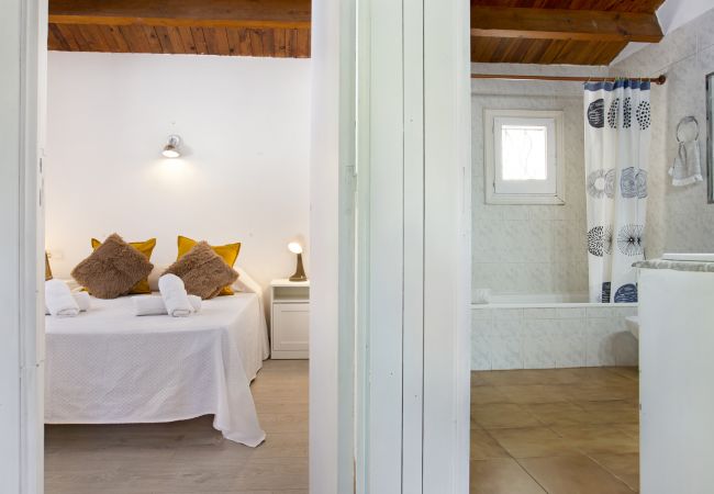 Villa à Lloret de Mar -  2TOR22 - Maison de 4 chambres avec piscine privée située dans un quartier calme à seulement 7 km de la plage de Lloret de Mar Villa à Lloret de Mar -  2TOR22 - Maison de 4 chambres avec piscine privée située dans un quartier calme à seulement 7 km de la plage de Lloret de Mar