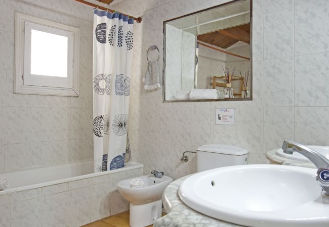Villa à Lloret de Mar -  2TOR22 - Maison de 4 chambres avec piscine privée située dans un quartier calme à seulement 7 km de la plage de Lloret de Mar Villa à Lloret de Mar -  2TOR22 - Maison de 4 chambres avec piscine privée située dans un quartier calme à seulement 7 km de la plage de Lloret de Mar