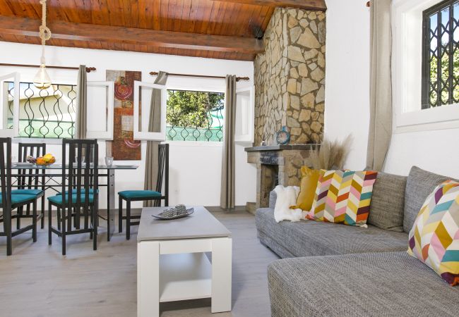 Villa à Lloret de Mar -  2TOR22 - Maison de 4 chambres avec piscine privée située dans un quartier calme à seulement 7 km de la plage de Lloret de Mar Villa à Lloret de Mar -  2TOR22 - Maison de 4 chambres avec piscine privée située dans un quartier calme à seulement 7 km de la plage de Lloret de Mar