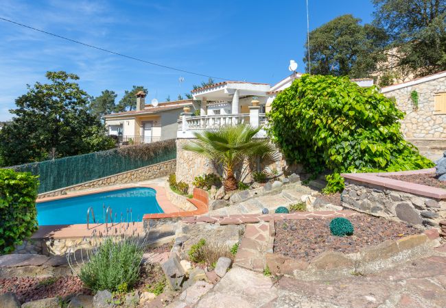 Villa à Lloret de Mar -  2TOR22 - Maison de 4 chambres avec piscine privée située dans un quartier calme à seulement 7 km de la plage de Lloret de Mar Villa à Lloret de Mar -  2TOR22 - Maison de 4 chambres avec piscine privée située dans un quartier calme à seulement 7 km de la plage de Lloret de Mar