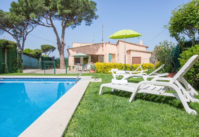 Villa à Esclanya - 1TP 01 - Villa avec piscine et jardin privé située à Esclanyà, à 3 km du centre-ville et à 6 km de la plage Villa à Esclanya - 1TP 01 - Villa avec piscine et jardin privé située à Esclanyà, à 3 km du centre-ville et à 6 km de la plage