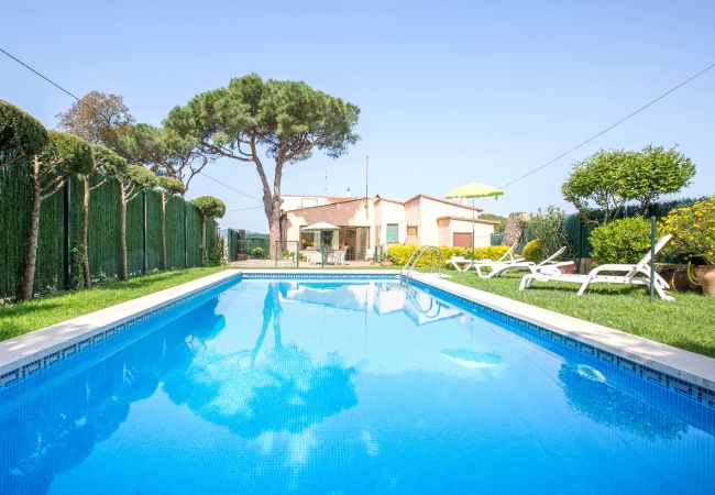 Villa à Esclanya - 1TP 01 - Villa avec piscine et jardin privé située à Esclanyà, à 3 km du centre-ville et à 6 km de la plage Villa à Esclanya - 1TP 01 - Villa avec piscine et jardin privé située à Esclanyà, à 3 km du centre-ville et à 6 km de la plage