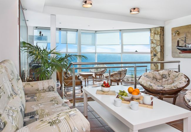 Villa à Lloret de Mar -  2CANY01 - Maison de luxe spectaculaire avec piscine extérieure et intérieure privée, située dans une zone privilégiée sur la falaise de Cala Canyelles avec une vue magnifique sur la mer Villa à Lloret de Mar -  2CANY01 - Maison de luxe spectaculaire avec piscine extérieure et intérieure privée, située dans une zone privilégiée sur la falaise de Cala Canyelles avec une vue magnifique sur la mer